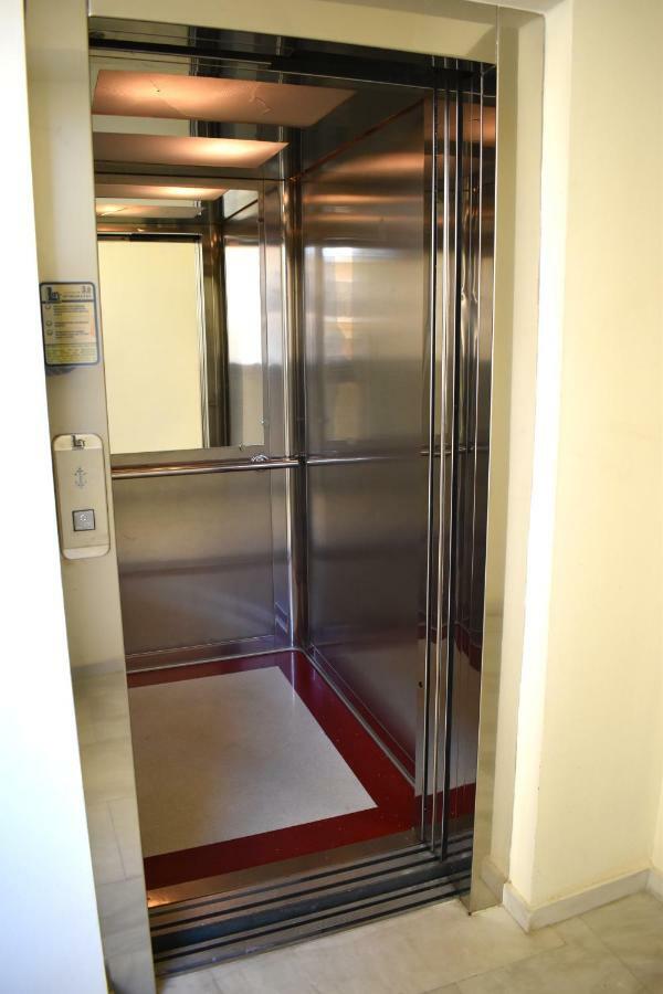Karma Apartment - Next To Sandy Beach La Canea Esterno foto